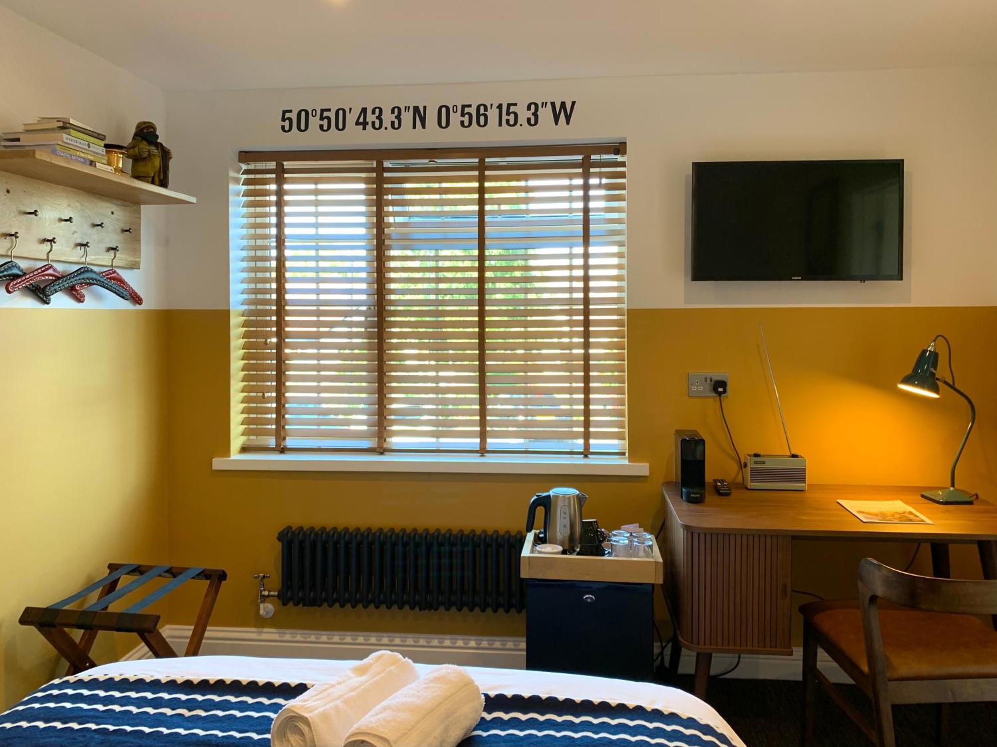 The Blue Bell Inn Emsworth Εξωτερικό φωτογραφία